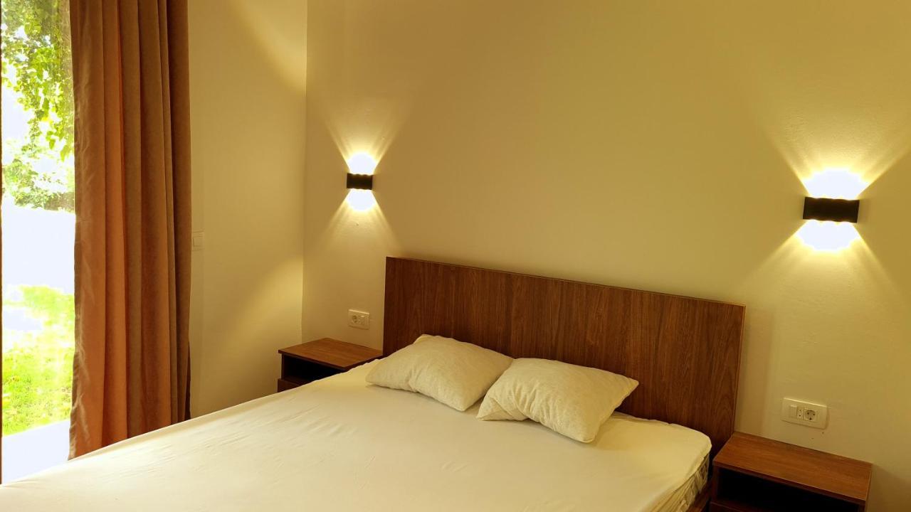 Orahovo Stone Vilas Virpazar Extérieur photo